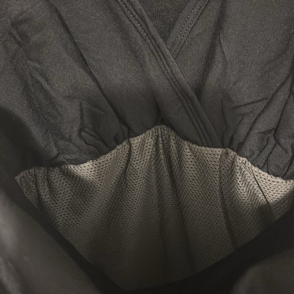 Lalabu Black Sleeveless Top - Picture 3 of 5